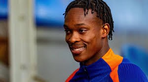 Gravenberch beter dan Bellingham? Van der Vaart denkt van wel