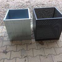 Fabrication Sur Mesure De Bacs A Fleurs Avec Tole Perforee En Fer Exterieure Artisan Ferronnier D Art A Aubignan Aubipose Le bac carré volcania eda plastiques h.40 cm fabriqué en france doit son originalité à son décor pierre qui lui confère un aspect mat naturel. bacs a fleurs avec tole perforee