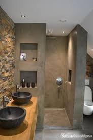 Small spaces can be easily overwhelmed, especially if your furniture doesn't fit the scale of the room. Rustieke Lei Natuursteenstrips Exclusieve Uitstraling Realisatie Kevin Hendriks Bathroom Design Small Amazing Bathrooms Bathroom Interior