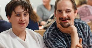 🏡 Eine Gruppe von DRW-Mitarbeitenden war zu Gast im Haus Renate in  Vöhringen. 🧐Wir bieten regelmäßig interne Exkursionen an, um den  fachlichen Austausch zu fördern und einen Perspektivwechsel zu ermöglichen.  Die Wohneinrichtung