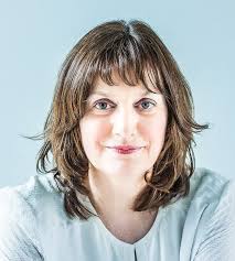 Lorraine Ash's Instagram, Twitter & Facebook