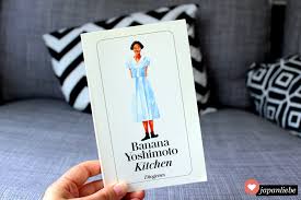 „kitchen juxtaposes two tales about mothers, transsexuality, bereavement, kitchens, love and tragedy in contemporary japan. Buchtipp Kitchen Banana Yoshimoto Japanliebe De
