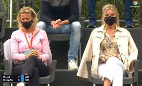Slik er casper ruud helt privat fredag spiller tennisstjernen sin største kamp hittil i karrieren. Vant Kvartfinalen I Sveits Tennis Norge