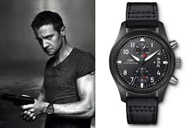 An seiner seite sind julia stiles, alicia vikander, vincent cassel und tommy lee jones zu sehen. Jeremy Renner Wears Iwc In The Bourne Legacy