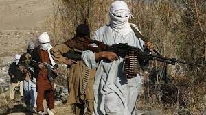 The taliban launched an assault on afghanistan's capital, kabul, on sunday, claiming it has engaged in talks with the government about a peaceful surrender of the city to the. Militantes Do Taliba Atacam Alvos Do Governo No Afeganistao Veja