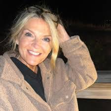 Janet Barbour's Instagram, Twitter & Facebook