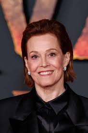 Legendary Actress Sigourney Weaver At 76🌟 Life Status: Alive ✨