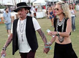 Oui, mais comme dit sophie, les choses arrivent au moment où elles doivent arriver. Johnny Hallyday Croise Patrick Bruel Par Hasard A Coachella Johnny Hallyday Bruel Patrick Bruel