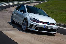 The golf gti clubsport doesn't look cheap, but it delivers precisely the sort of fun worthy of the badge. Vw Golf Gti Clubsport S 2016 Review Car Magazine