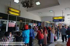 Jogja flight education center jakarta adalah sekolah pramugari , staff airlines dan staff cargo dan menjadi satu satunya lembaga yang mempunyai lisensi dari kementrian perhubungan ri untuk legalitas sebagai lrmbaga yang menyelenggarakan pendidikan aviasi nasional. Yogyakarta Airport Things You Should Know