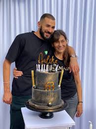 Cora gauthier is the wife of famous french footballer karim benzema. Karim Benzema On Twitter Love You Maman Family Love Nueve