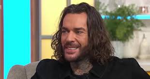 Strictly's Pete Wicks shuts down Lorraine Kelly's probe with three-word  remark