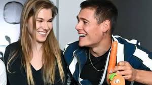 „wenn man so blöd ist und erst dann merkt, dass man ins messer läuft, wenn es schon tief in einem steckt. Nach Paar Geruchten Gntm Tatjana Mit Model Mario Unterwegs Promiflash De