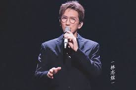 林志炫 輸了你 贏了世界又如何 作詞：詹兆源 作曲：詹兆源 編曲：詹兆源/李琪 朦朧之間 彷彿我又看見妳的臉 依然帶著淡淡憂愁的雙眼 忽隱忽現 就當全是一場夢 不必掩飾我的錯 無奈的苦笑不必找牽強的理由 就讓它日日夜夜刺痛我胸口 讓我眼神沒有焦點 Djb3xxyltt5ism