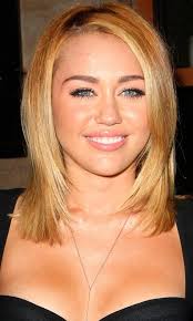 Miley Cyrus and her boyfriend Liam Hemsworth attended the 2011 CNN Heroes:  An All-Star Tribute in Los Angeles, California this past Sunday. The 19  year-old former Hannah Montana star wore a Yellow