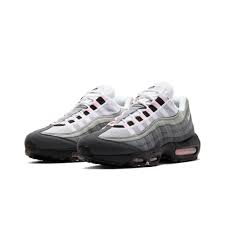 Representing nike's continued desire to push the boundaries, the air max 95 ultra se has altered the classic 95 silo to be more streamlined with a slimmer look and a lightweight design. Nike Air Max 95 Premium Black Cj0588 001 Sneakavenue