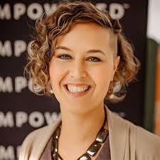 Lindsay Downing's Instagram, Twitter & Facebook