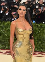¡no te pierdas los 20 vestidos ás impresionantes de la gala del met! Kim Kardashian Wears Shiny Gold Dress To The Met Gala Kanye Skips Met Ball