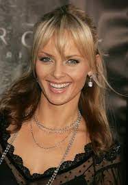 Born in the northern polish town of bialystok, izabella scorupco moved to sweden with her mother as a young child. Izabella Scorupco Bondwiki Fandom