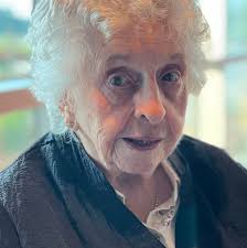 Feel My Heart Pain "• •ღღ...