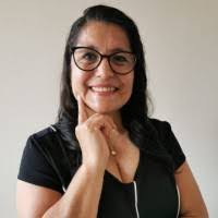 Ruth Arce's Instagram, Twitter & Facebook