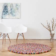 Günstige runde teppiche und teppich in rund online bestellen bei teppichversand24.de. Filzkugelteppich Rund Multi Von Myfelt Connox