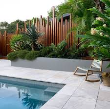 Privacy Fence Ideas I Enjoy This Fencing Suggestion Privacy Yet Neighborly Trellis And Design Do Zwembad Achtertuin Achtertuinideeen Achtertuinlandschappen