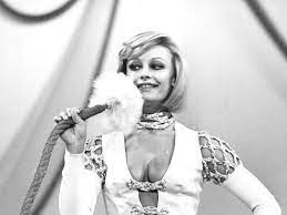 Raffaella maria roberta pelloni (born 18 june 1943), better known as raffaella carrà (italian: Raffaella Carra Per Il Guardian E La Pop Star Italiana Che Ha Insegnato All Europa La Gioia Del Sesso Corriere It