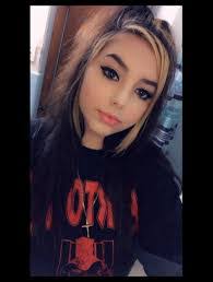 Lisa Starr's Instagram, Twitter & Facebook