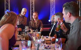 Premiär för dinnershowen Paradise City