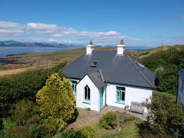 Exterior paint colors for house paint colors for home paint colours exterior paint ideas beige house exterior outdoor house colors farmhouse exterior colors exterior houses bungalow exterior. Real Home Be Inspired By This Idyllic 1950s Irish Coastal Cottage Real Homes