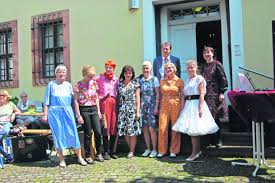 Sie wurde im jahr 1200 erstmals urkundlich erwähnt, die fläche wuchs erst durch zahlreiche eingemeindungen im 20. Monika Liebt S Bunt Ausstellung In Grimma Endet Am 4 August Sachsen Sonntag Rundschau