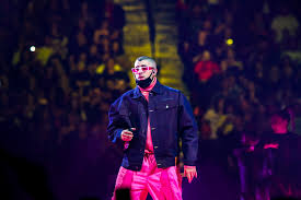 J balvin and bad bunny's joint album oasis opens at no. Last Night Bad Bunny At Toyota Center Houston Press
