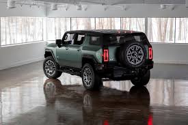 The 2022 gmc hummer ev pickup is here and it looks even wilder than we could have guessed. Jbob Sovzmfrhm