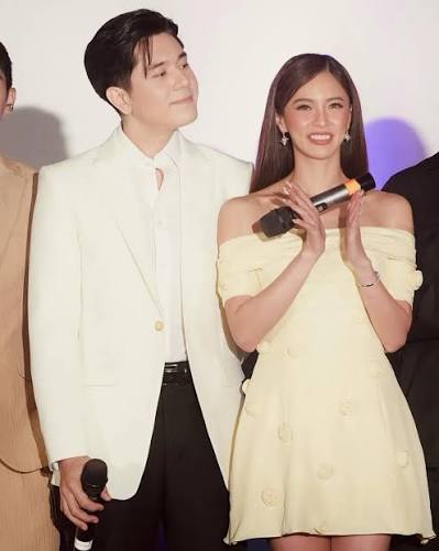KIM CHIU, PAULO AVELINO REVEAL THEIR VALENTINE'S DAY PLANS 🩷 Curious about  how Kim Chiu and Paulo Avelino, the stars of “My Love Will Make You  Disappear”, have spent Valentine's Day? During