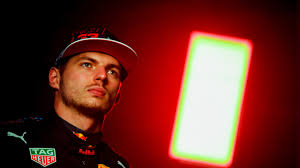 Verstappen describió su incidente durante el reinicio como un gran momento, antes de bromear diciendo que ¡estaba provocando un calentamiento secreto de neumáticos!. Max Vertsappen Sobre El Incidente Con Hamilton Preferia Ser Primero Y Que Me Sancionaran Que Ser Segundo Asi