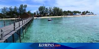 Faktor sejarah kita banyak dikuasai dengan nama orang barat sementara beberapa kawasan geografi kita juga masih mengekalkan nama individu yang berkhidmat dengan kerajaan penjajah, satu masa dulu. Mau Tahu Asal Usul Nama Pulau Derawan Ini Kisahnya Halaman All Kompas Com
