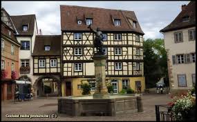 Plus il y avait de couleurs, plus il ne faut pas croire que les parents de sophie dépensaient des fortunes pour habiller leur fille. Histoire De Colombage La Symbolique Des Maisons D Alsace Et D Ailleurs Ber Dranreb04 Overblog Com Montagne Et Rando