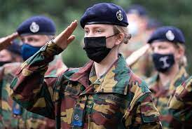 Voor prinses elisabeth kan ontspannen moet ze eerst de kazerne schoon maken. Prinses Elisabeth Beeindigt Eerste Deel Van Militaire Training Ik Heb Me Enorm Moeten Aanpassen De Morgen