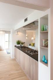 Moderne Kuche Mit Kochzeile Durchreiche Kuchen Ideen Inneneinrichtung Einfamilienhaus Planmit Musterhaus S1 Von Halboffene Kuche Moderne Kuche Kuchen Ideen