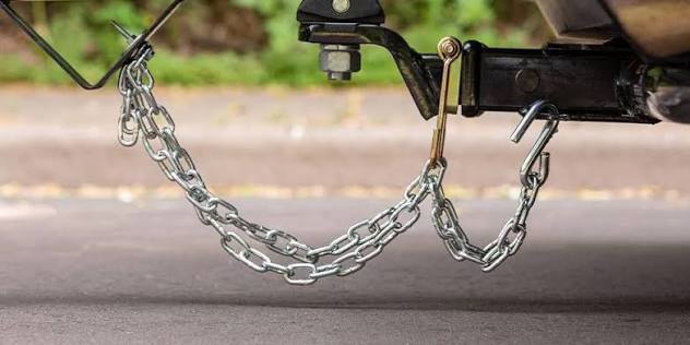 Trailer Safety Chains for Backup Connection and Added Towing Security |  Lippert