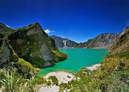 Crater Lake Of Mt Pinatubo The Philippines Comparatively Younger Than Other Famous Lakes In The World Lake Pinat Day Trip Mount Pinatubo Philippines Travel