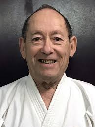 C'est avec une très grande tristesse que nous vous annonçons le décès, ce  jour, du pionnier du karaté normand, Antoine ROSA, à l'âge de 87 ans.  Antoine ROSA, aux côtés de Michel