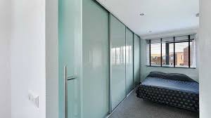 Amanda balk kruipt na jaren weer achter het stuur van een lesauto, onder leiding van rijinstructeur aris woensdag 27 november 2019 amanda balk in stilte gescheiden van stavros t. Dit Huis Heeft Afrojack Voor Zijn Ex Amanda En Dochtertje Vegas Gekocht Zie Foto S Bekende Buren