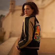 Découvrez en image les tendances coiffures et les modèles de coupes de cheveux à suivre pour être à la pointe de la mode ! Promotion Ado Enfants Vetements Chaussures Homme Femme France Europe Facebook