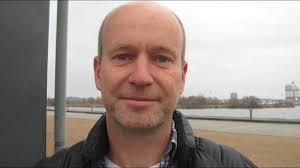 Föräldrabeslut om polisanmälan dröjer