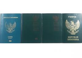 Anda perlu memakai pakaian yang berwarna gelap yang menutupi bahu dan dada. Evolusi Paspor Indonesia Dari Masa Ke Masa