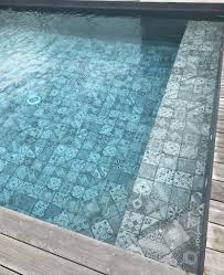Piscine En Carrelage Carreaux De Ciment Carrelage Piscine Decoration Interieure Carrelage Carreaux De Ciment