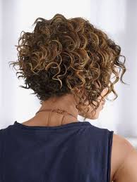 Denn mit dieser haarlänge lässt sich wunderbar experimentieren: Frisuren 2020 Hochzeitsfrisuren Nageldesign 2020 Kurze Frisuren Frisuren Fur Lockiges Haar Bob Frisuren Kurz Bob Frisur