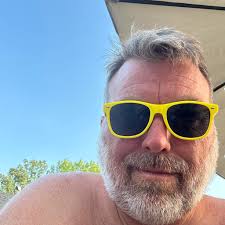 What movers are recommended to load a 26 Penske truck with larger furniture?